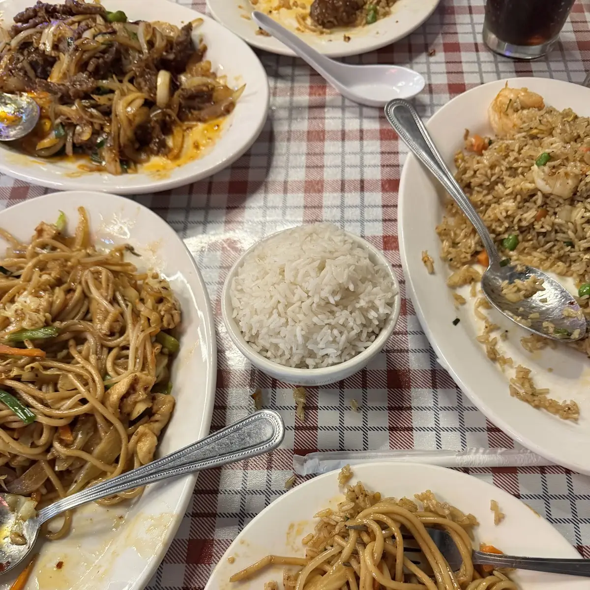 Combo Lo Mein 本樓撈麵